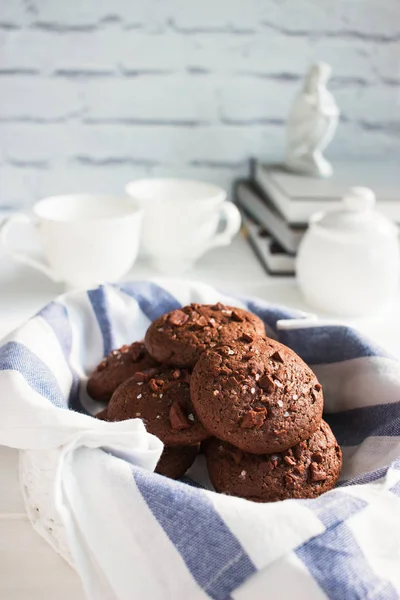 Biscoitos de chocolate sal marinho . — Fotografia de Stock