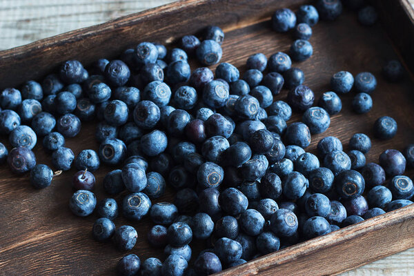 Голубика спелый деревянный фон
.