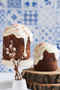 Rus geleneksel Paskalya ekmek yumurta Kukum bahar.