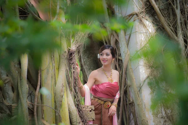 Tajski sukienka moda — Zdjęcie stockowe