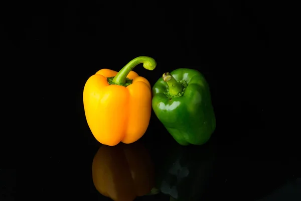 Fechar Pimenta doce em preto — Fotografia de Stock