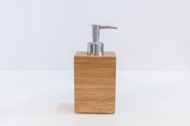 Ahşap banyo aksesuarları için şampuan veya duş kremi