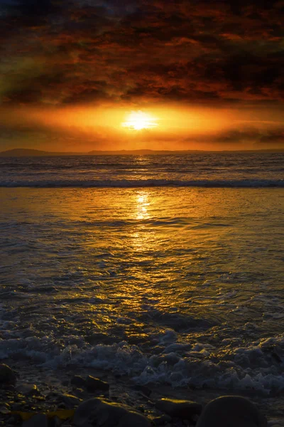 Pôr-do-sol irreal da praia beal — Fotografia de Stock