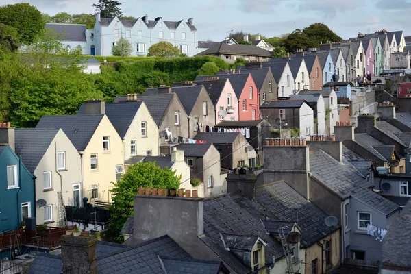 Vista de una calle de la ciudad de Cobh — Foto de Stock