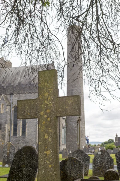 Croce al cimitero antico — Foto Stock