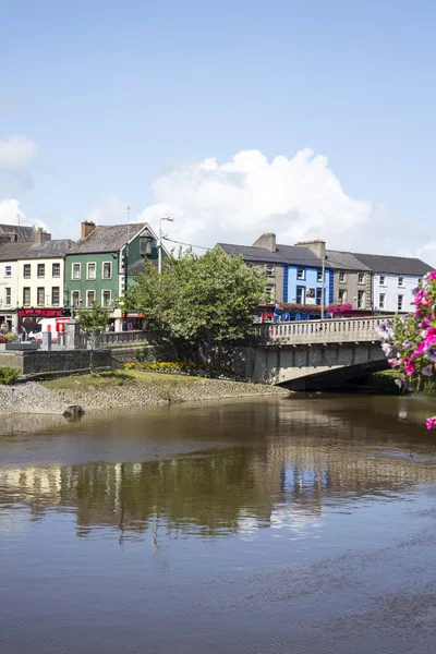 Kilkenny town och bridge i reflektion — Stockfoto