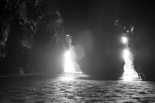 As cavernas em falésias de ballybunion — Fotografia de Stock