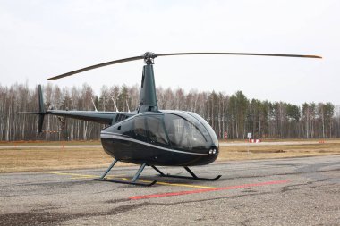 Uçak - koyu yeşil küçük helikopter