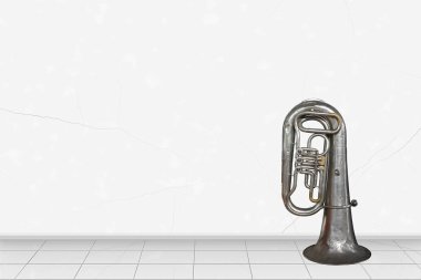 Ev iç - Vintage tuba beyaz duvar önünde