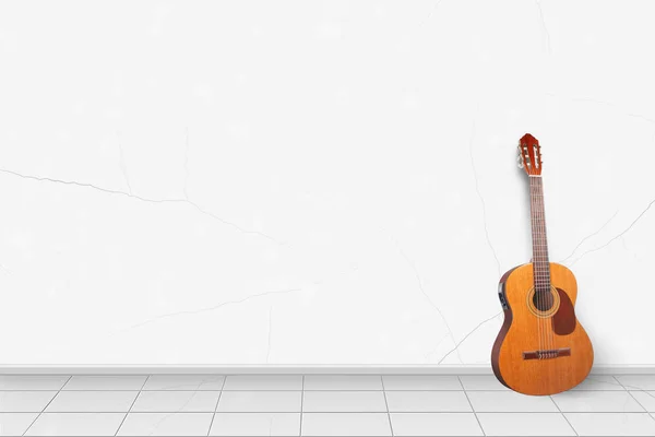 Домашній інтер'єр - Електрична класична гітара перед білою стіною — стокове фото
