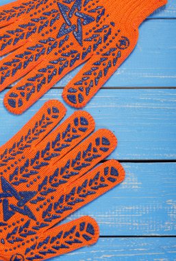 İnşaat, onarım, araçlar - iki çalışma eldiven