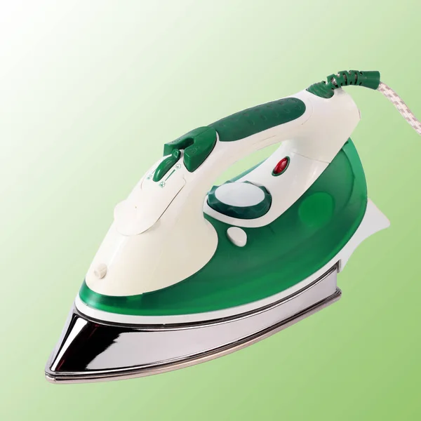 Huishoudelijke apparaten - moderne groene ijzer — Stockfoto