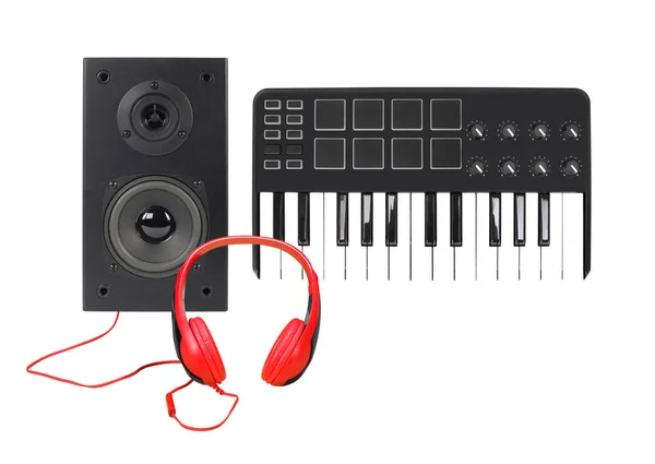 音乐和声音-一个扬声器外壳, Midi 键盘和 h — 图库照片