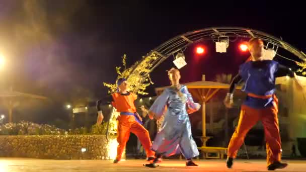Dança de quatro pessoas — Vídeo de Stock