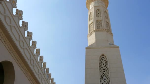 Minarete de la Iglesia Islámica — Vídeo de stock