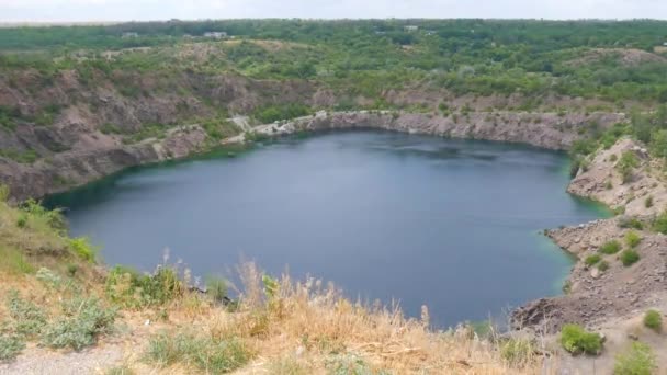 ラドン湖-ウクライナの観光のための場所の一つ — ストック動画