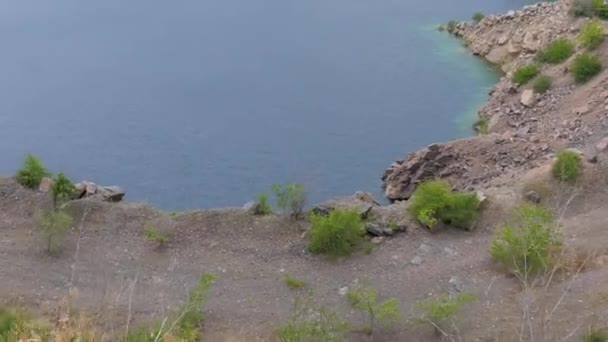 Mineralleştirilmiş Yeraltı Su Kaynaklarıyla Göl — Stok video