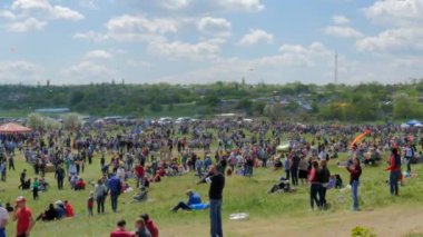 Açık Hava Festivalindeki İnsanlar