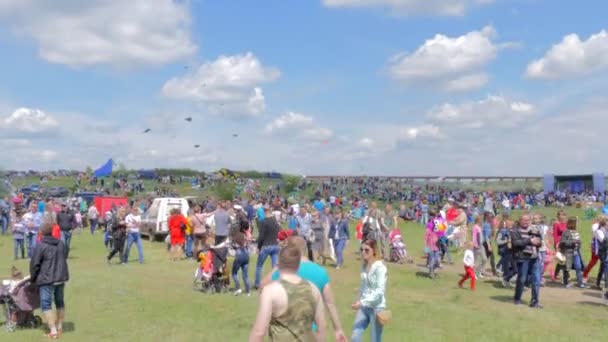 Voltooiing van het Festival van vliegers — Stockvideo