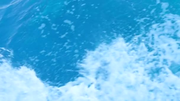 Salpicos altos no mar — Vídeo de Stock