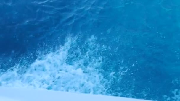 Всплески и морская пена — стоковое видео