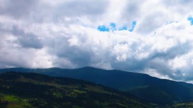 dağ manzarası. Timelapse. Yaz