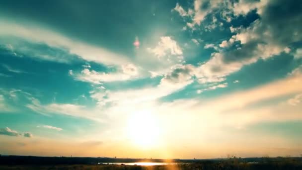 Lucht Wolken Bij Zonsondergang Achtergrond — Stockvideo