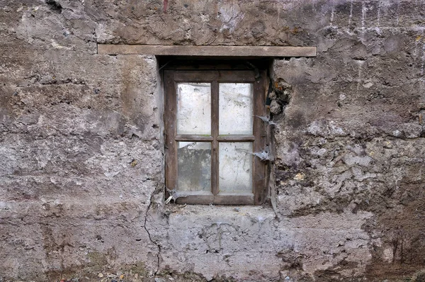 Parede com janela de madeira — Fotografia de Stock