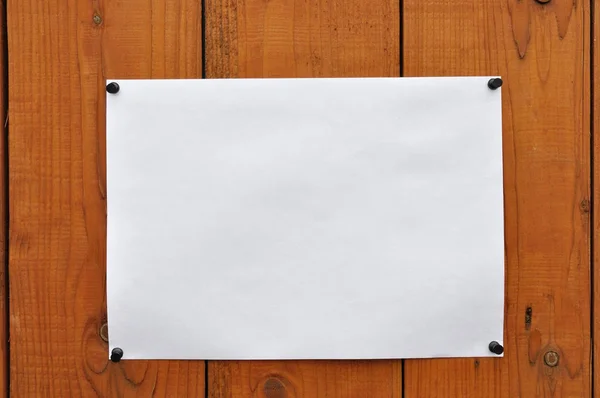 Beyaz kağıt temiz bir sayfayla — Stok fotoğraf