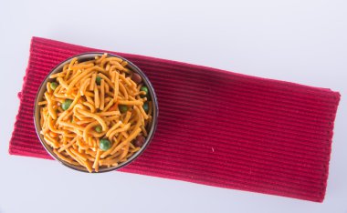 murukku ya da arka plan üzerinde geleneksel Hint aperatif.