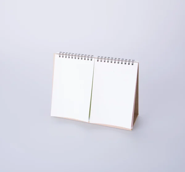 Calendário ou calendário de mesa vazio em segundo plano . — Fotografia de Stock