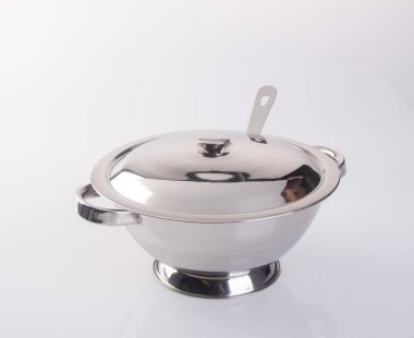 kase ya da paslanmaz çelik ekmek kapısı zemin üzerine.