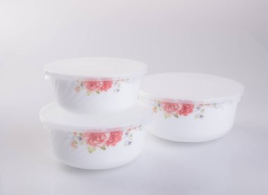 Seramik gıda konteyner arka plan üzerinde veya gıda kabı.