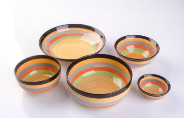 kase ya da arka plan üzerinde seramik tabak.