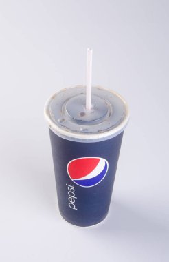 Singapur - 28 Ocak 2016: tgv sinemalar pepsi buz küpleri ile ben