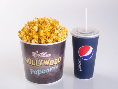 Singapur - 28 Ocak 2016: tgv sinema hollywood patlamış mısır ve p