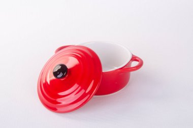 pot veya kapağı arka plan üzerinde kırmızı pot.