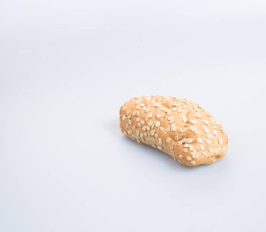 arka planda ekmek veya yulaf ekmek.