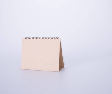 Takvim veya arka planda boş masa takvimi.