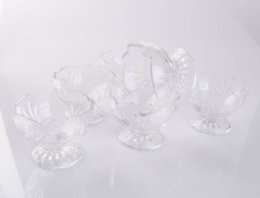 kase veya boş cam dondurma yemek arka plan üzerinde.