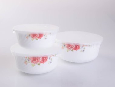 Seramik gıda konteyner arka plan üzerinde veya gıda kabı.