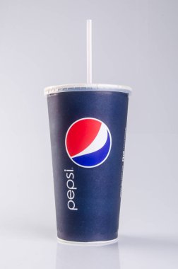 Singapur - 28 Ocak 2016: tgv sinemalar pepsi buz küpleri ile ben