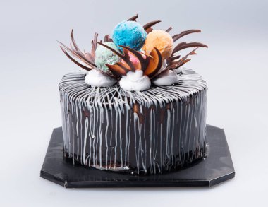 kek veya bir arka plan üzerinde doğum günü pastası.