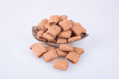 bir arka plan üzerinde krem çikolata çerez ya da bisküvi dolu.