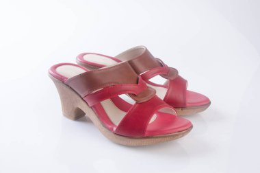 Ayakkabı veya arka plan üzerinde kadın kırmızı ayakkabılar.