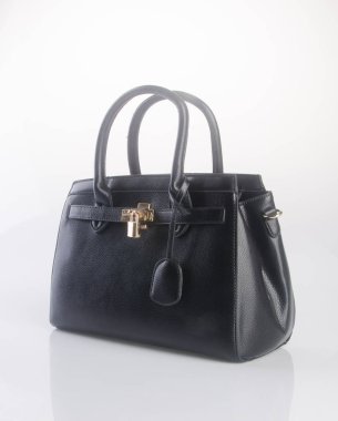 çanta veya bir arka plan üzerinde siyah renkli kadın çanta.