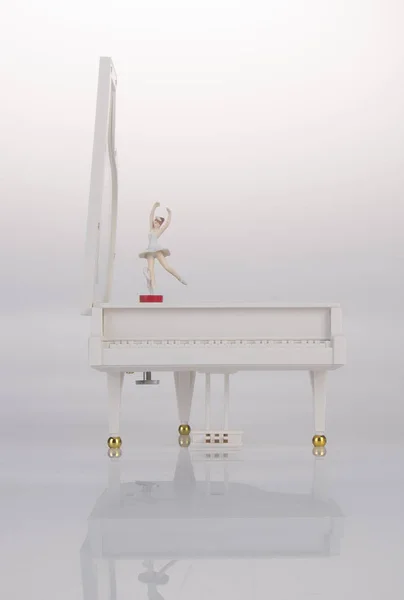 Carillon giocattolo o pianoforte di sottofondo . — Foto Stock