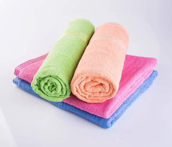 毛巾或浴巾在背景上. — 图库照片