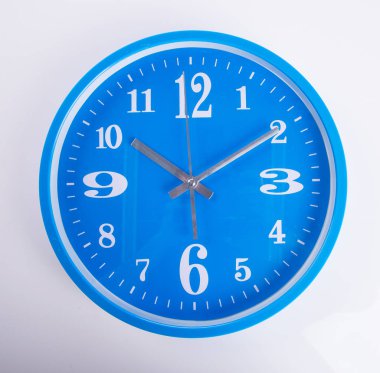 bir arka plan üzerinde saat veya duvar saati.