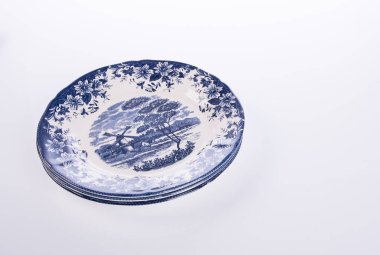 plaka veya arka plan üzerinde elle boyanmış plaka üzerinde çiçek.